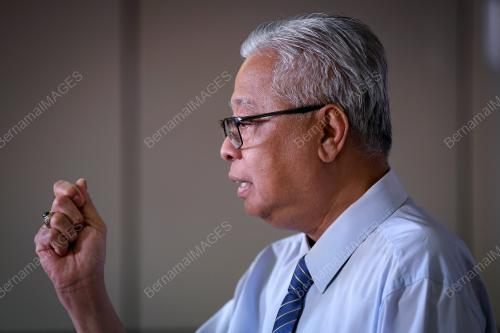 DATUK SERI ISMAIL SABRI YAAKOB