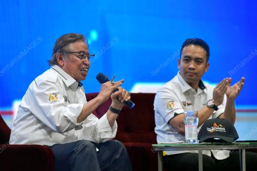 TAN SRI ABANG JOHARI TUN OPENG
