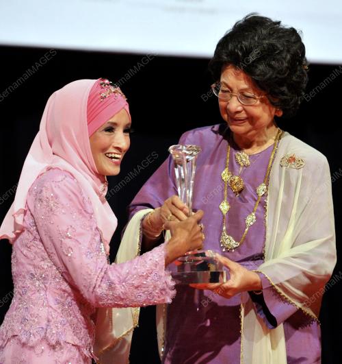 TUN DR SITI HASMAH MOHD ALI