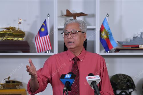 DATUK SERI ISMAIL SABRI YAAKOB
