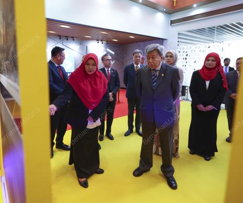 SULTAN SELANGOR SULTAN SHARAFUDDIN IDRIS SHAH
