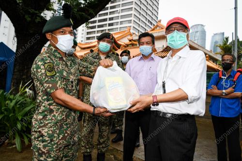DATUK SERI ISMAIL SABRI YAAKOB