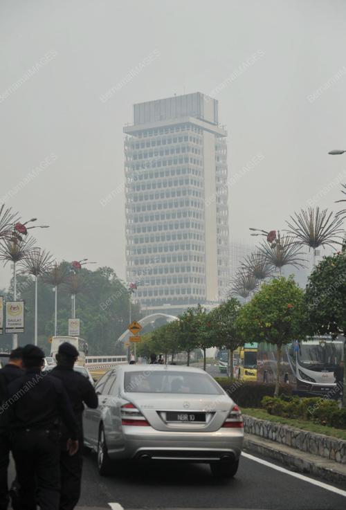 KL39_24062013_PARLIMEN