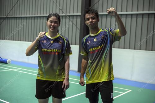 PROGRAM PEMBANGUNAN BAKAT BADMINTON BAGI ORANG PEKAK