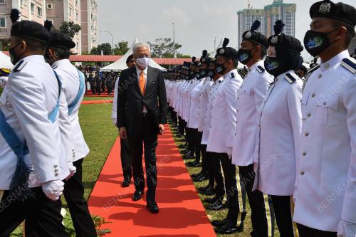 DATUK SERI ISMAIL SABRI YAAKOB