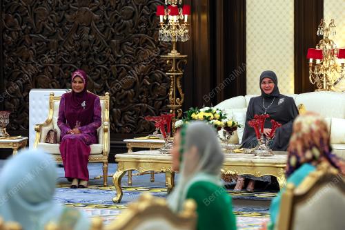 TUNKU HAJAH AZIZAH AMINAH MAIMUNAH ISKANDARIAH