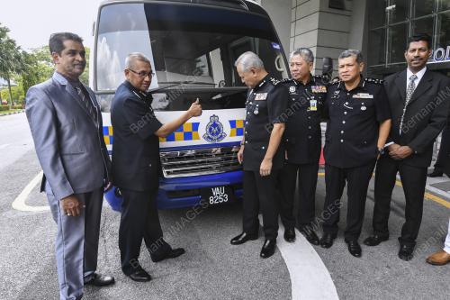 KL39_30012018_BUS_ROADRUNNER_BN201801297476