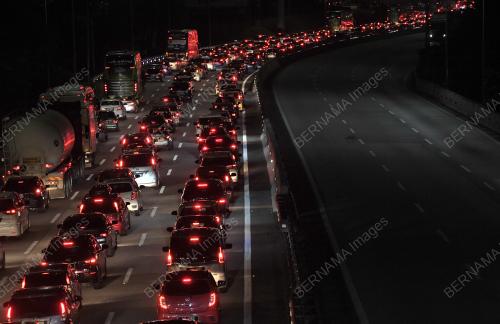 ALIRAN TRAFIK KE PANTAI TIMUR