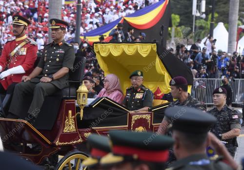 AL-SULTAN ABDULLAH RI'AYATUDDIN AL-MUSTAFA BILLAH SHAH