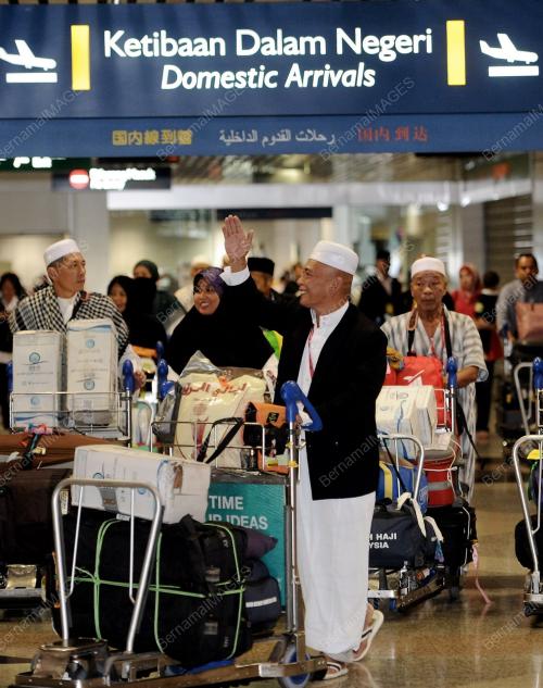 KL40_01112012_HAJI_PULANG