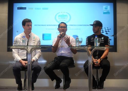 KL40_01122015_PETRONAS