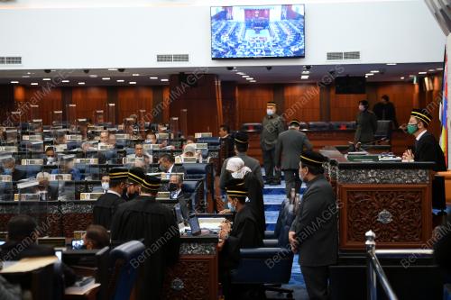 PERSIDANGAN PARLIMEN PENGGAL KETIGA 