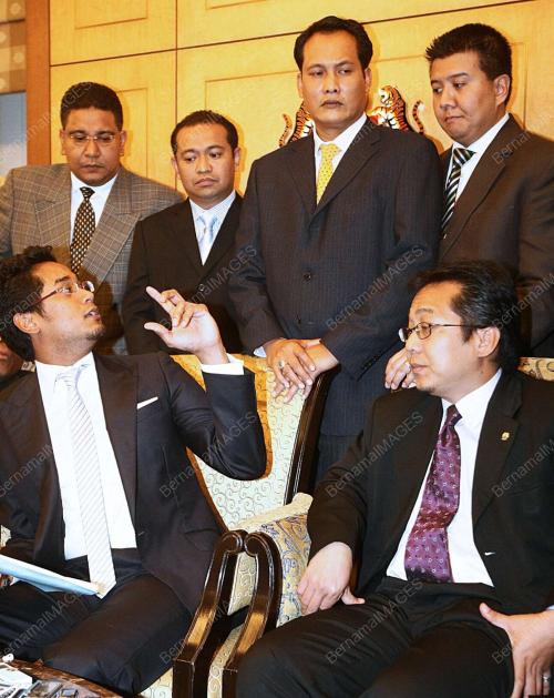 KHAIRY JAMALUDDIN