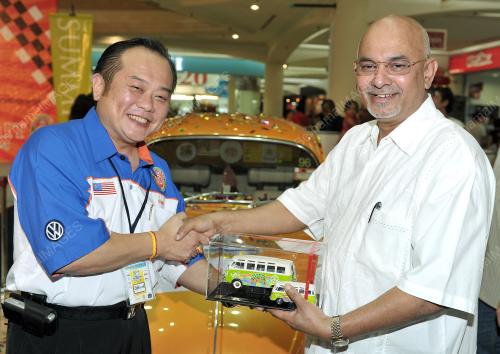 SENATOR DATUK MAGLIN DENNIS D'CRUZ