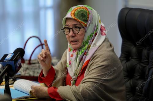 TUNKU HAJAH AZIZAH AMINAH MAIMUNAH ISKANDARIAH