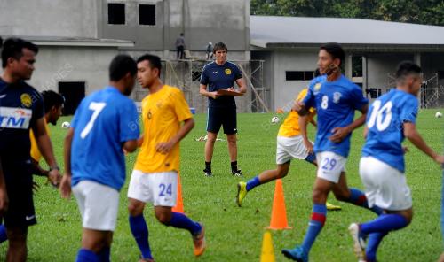 KL40_0401216_BOLA_04012016