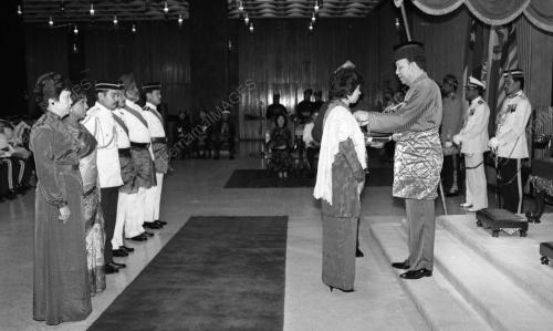 KL40_04022015_PENGURNIAAN_BINTANG