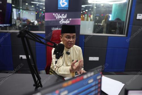 DATUK DR MOHD NA'IM MOKHTAR