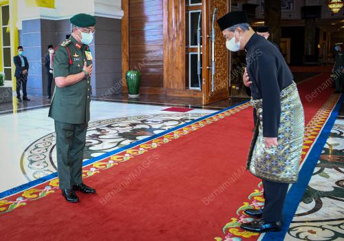 AL-SULTAN ABDULLAH RI'AYATUDDIN AL-MUSTAFA BILLAH SHAH