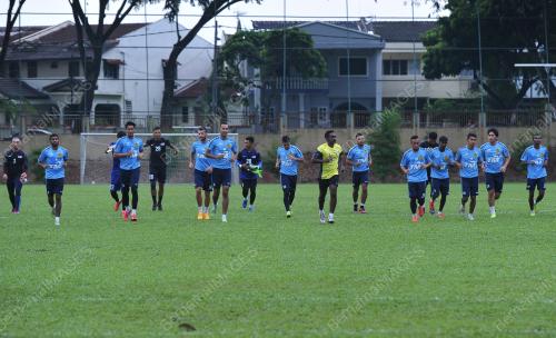 KL40_05062015_BOLA