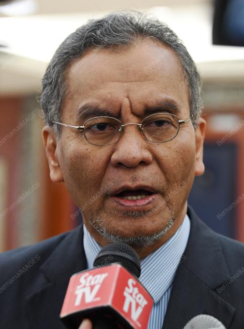 DATUK SERI DR DZULKEFLY AHMAD