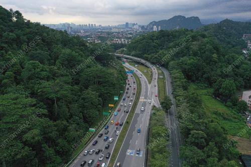 ALIRAN TRAFIK KE PUSAT BANDARAYA