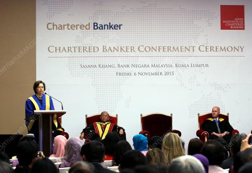 KL40_06112015_BANKER