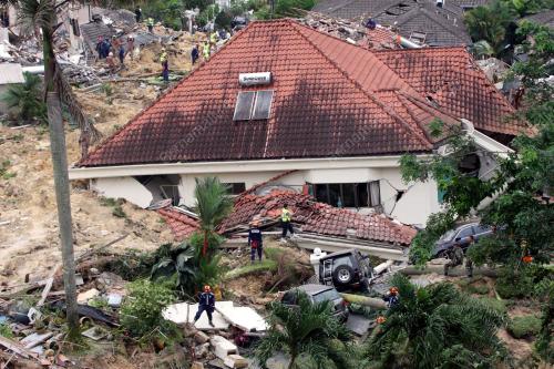 TANAH RUNTUH BUKIT ANTARABANGSA