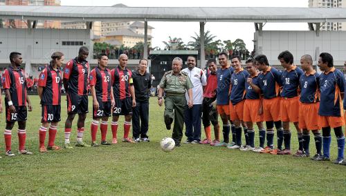 KL40_08022013_BOLA