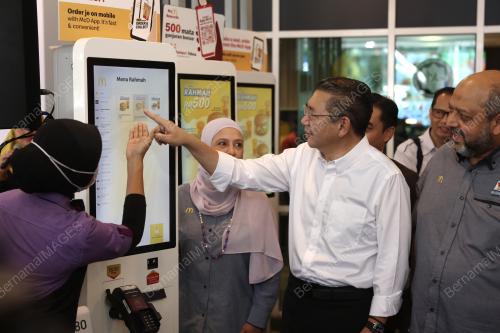 DATUK SERI SALAHUDDIN AYUB