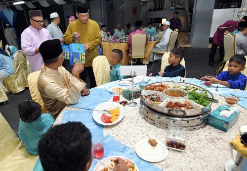 KL40_08062018_IFTAR_BN201806070399