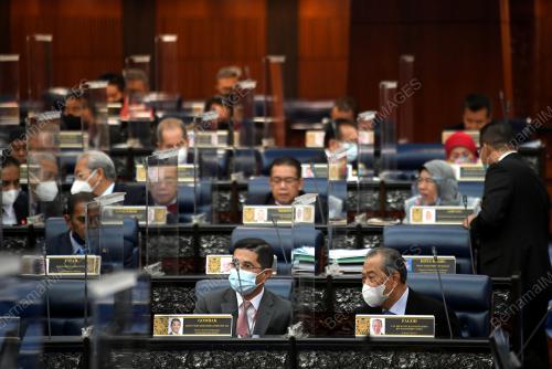 PERSIDANGAN PARLIMEN PENGGAL KETIGA 