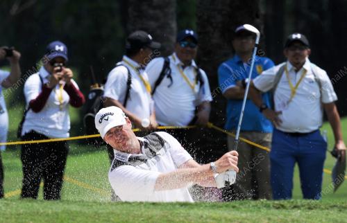 KL40_09022017_GOLF_MAYBANK