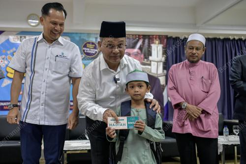 DATUK DR MOHD NA'IM MOKHTAR