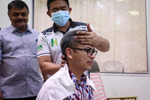 FAHMI FADZIL