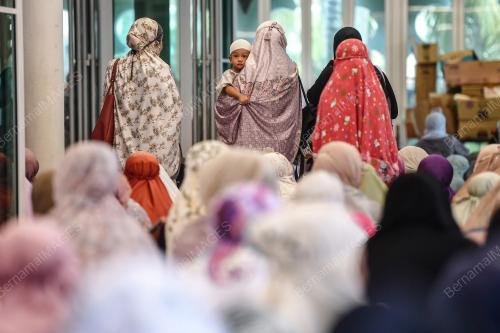 SOLAT AIDILFITRI DI MASJID JAMEK