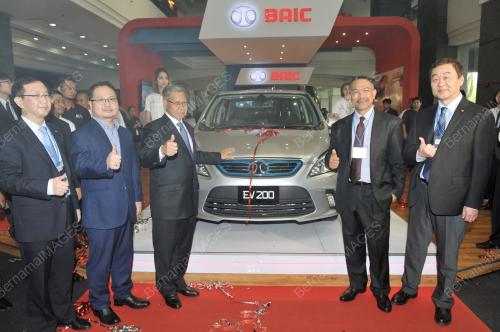 KL40_10112016_AUTOSHOW