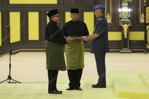 AL-SULTAN ABDULLAH RI'AYATUDDIN AL-MUSTAFA BILLAH SHAH