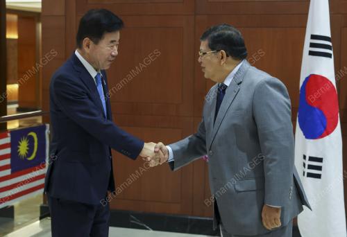 TAN SRI JOHARI ABDUL