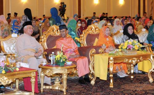 KL40_12062014_AGONG