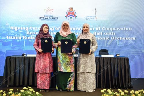 DATUK SERI DR MAIMUNAH MOHD SHARIF