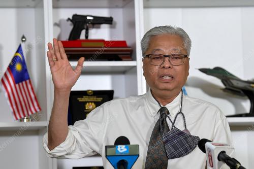 DATUK SERI ISMAIL SABRI YAAKOB