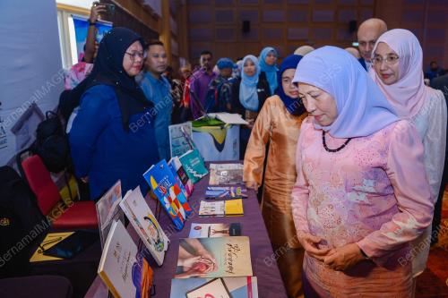 DATUK SERI NANCY SHUKRI