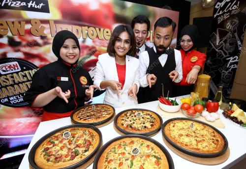 KL40_12814_PIZZA_HUT_12082014
