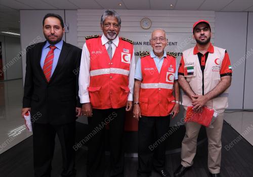 KL40_13012015_BANTUAN_BANJIR_RED_CRESCENT