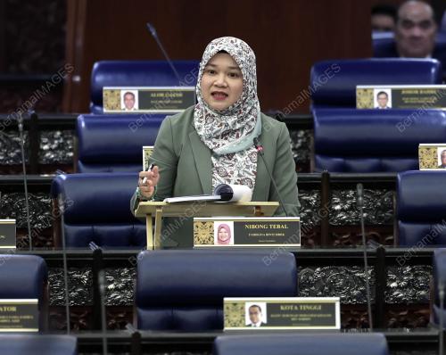 FADHLINA SIDEK