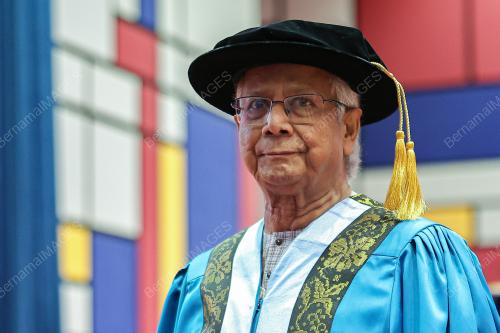 PROF DR MUHAMMAD YUNUS
