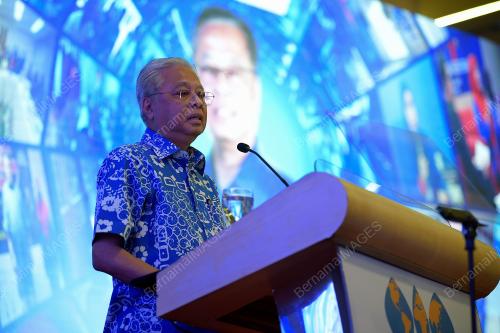 DATUK SERI ISMAIL SABRI YAAKOB