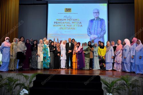 DATUK SERI ISMAIL SABRI YAAKOB