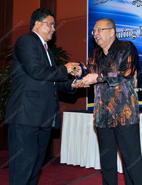 KL40_16102012_UUM1